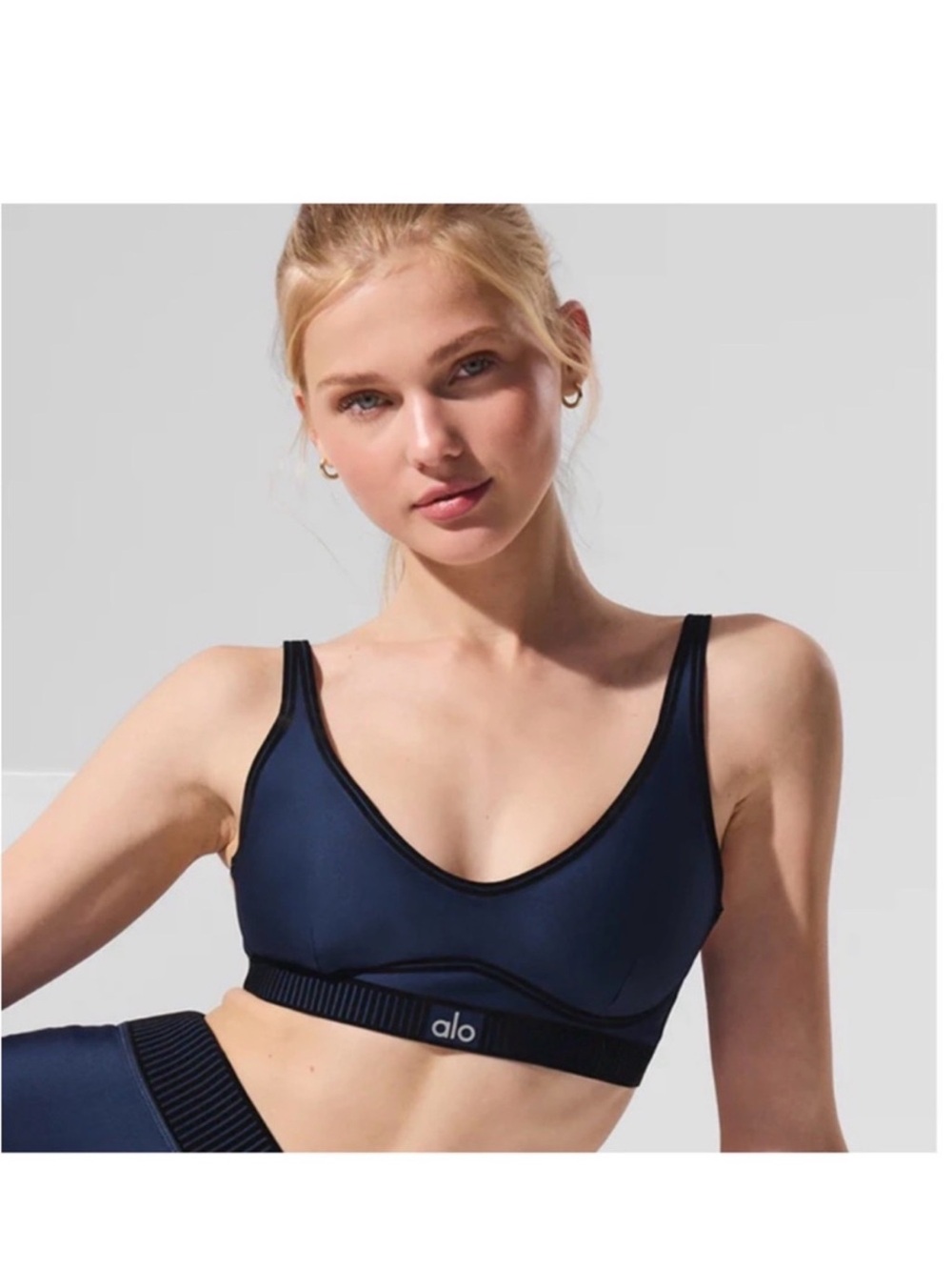 ALO Yoga Airlift Line Up Bra - Navy